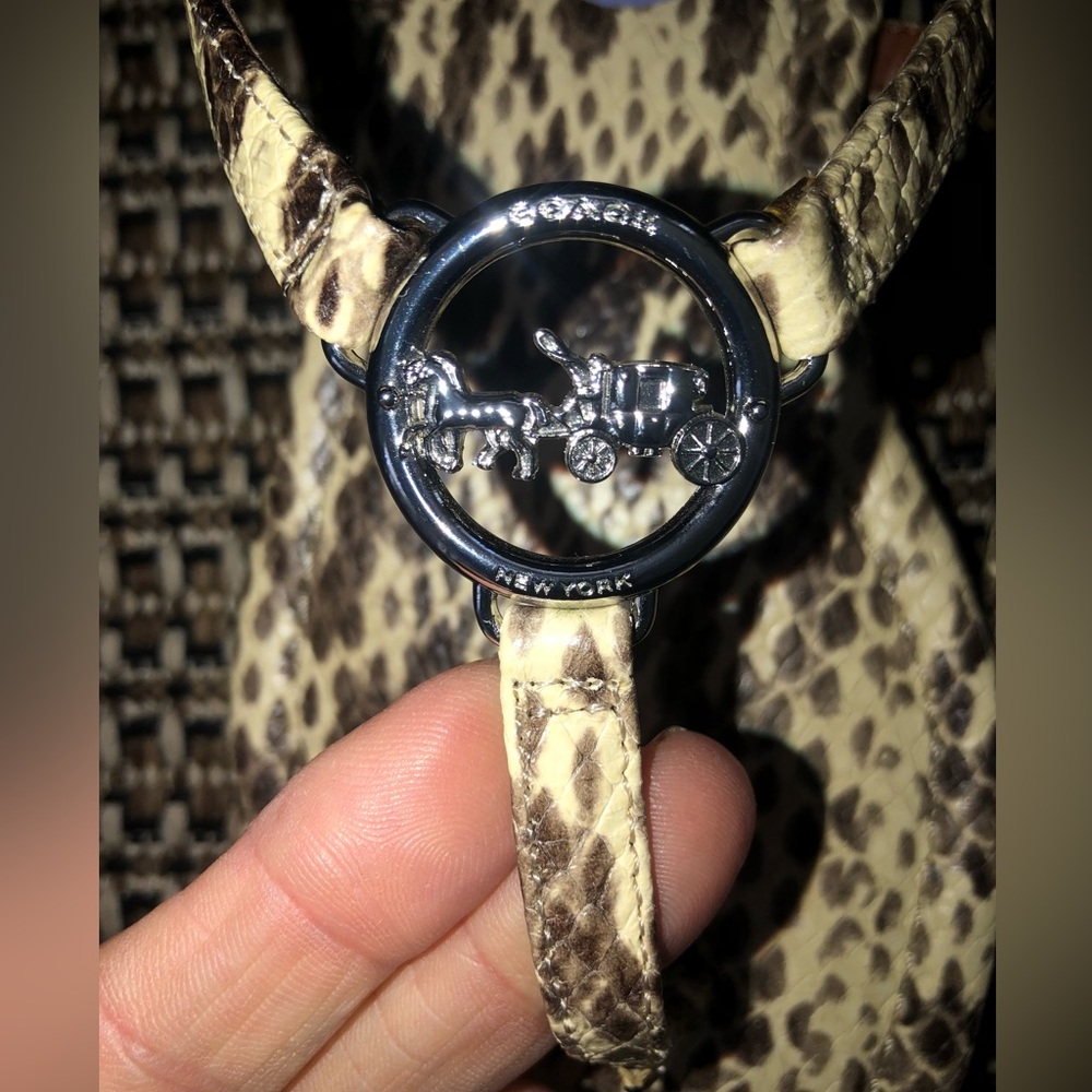 🤎COACH Jasmin PTE Natural Snakeskin Print Flat Toe Thong Strap Sandal - Picture 6 of 10